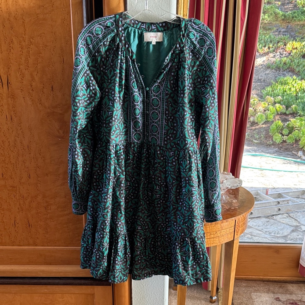 XiRENA Teal and Purple Patterned Top